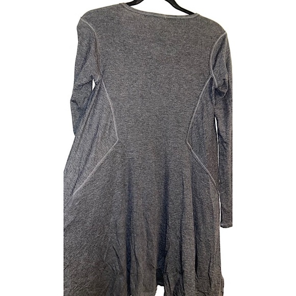 Ingrid and Isabel, Handkerchief Long Sleeve Tunic in Grey, Small (maternity) - Picture 9 of 14